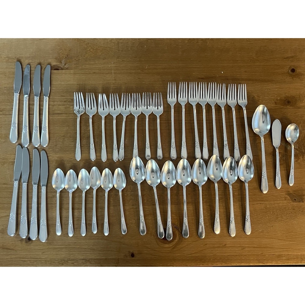 1847 Rogers Bros Adoration Silverplate Flatware Set‎ 41 Pc Mixed Lot Vintage